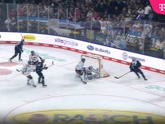 Die Highlights der Eishockey-Partie EHC Red Bull München - ERC Ingolstadt aus der DEL im Video. 