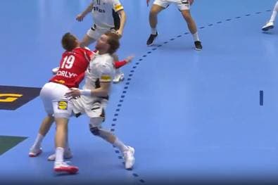 Frühe Rote Karte als deutsche Final-Hypothek