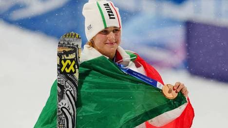 Flora Tabanelli gewann Bronze im Big-Air und das trotz gerissenen Kreuzbands