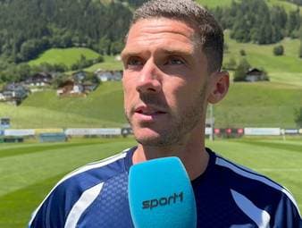 Robin Gosens soll bei Schalke nach seinem Wechsel ein Führungsfigur werden. Dabei sieht er sich selber in der Pflicht hart zu arbeiten.