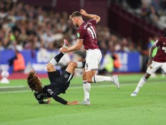 Füllkrug rächt sich an Cucurella