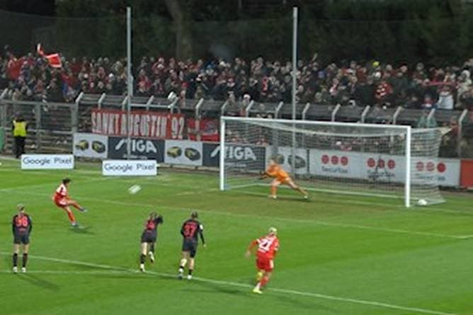 Bayern bekommt gleich drei Elfmeter