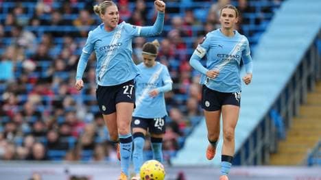 Rebecca Knaak (l.) hat die WSL gewonnen