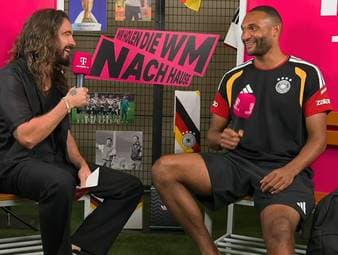 Im Interview mit Fan-Experte Tom Kaulitz spricht DFB-Star Jonathan Tah unter anderem über seine persönliche Beziehung zur Elfenbeinküste und darüber, wie das DFB-Team seine Freizeit in den USA verbringt.