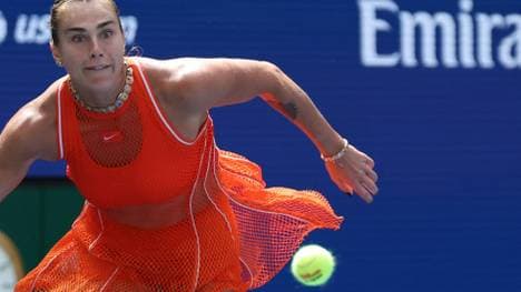Sabalenka müht sich in New York