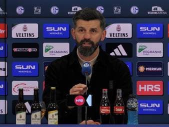 Schalkes Trainer Miron Muslic spricht vor dem Topspiel gegen den SC Paderborn über "magische" Flutlichtspiele in der heimischen Arena.