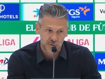 Ex-Bayern-Profi Martin Demichelis wird nach der Elche-Pleite gegen einen Journalisten deutlich, der vorab die Aufstellung an einen Spieler weitergegeben soll. Für den Mallorca-Coach absolut inakzeptabel.