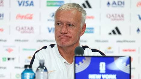 Deschamps trauert um seine verstorbene Mutter