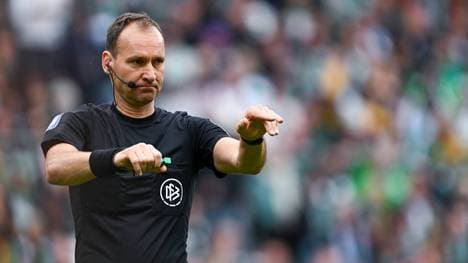 Bastian Dankert wird im WM-Finale als VAR dabei sein
