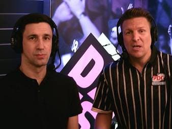 Andi Cornwell kritisiert den Weltmeister Luke Littler für dessen Teilnahme an der Jugendweltmeisterschaft und dieser schießt direkt zurück. Die Sport1-Kommentatoren Basti Schwele und Robert Marijanovic analysieren die Thematik.