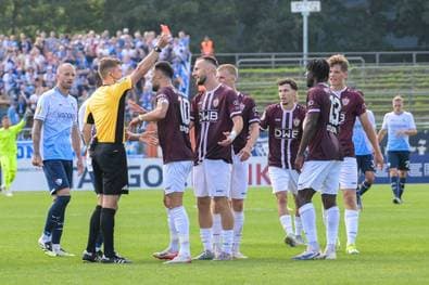 Nach dieser Szene beginnt das Pokal-Märchen zu bröckeln