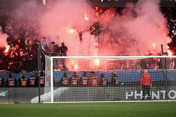 Totales Chaos! Spielabbruch in Frankreich