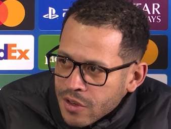 Vor dem CL-Achtelfinal Rückspiel gegen Paris St. Germain spricht Chelsea-Coach Liam Rosenior über die Zukunft seines Teams und den momentanen Erfolg.