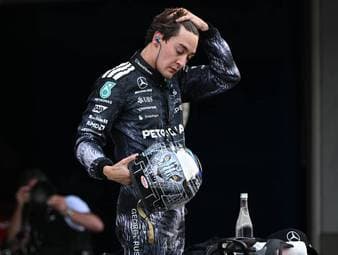 Rührende Helm-Geste von Russell