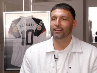 Kevin Kuranyi spricht im exklusiven SPORT1-Interview über den Stand von Deniz Undav in der deutschen Nationalmannschaft. Der einstige Mittelstürmer nimmt auch Bundestrainer Julian Nagelsmann in Schutz.