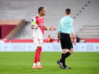 Kehrer fliegt bei PSG-Patzer