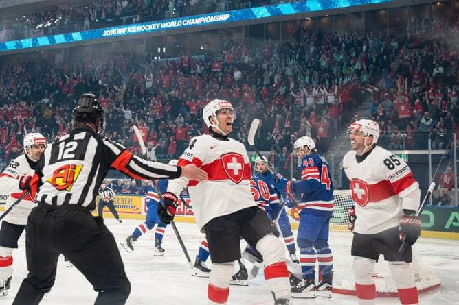 Geballte Eishockey-Action an Tag zwei