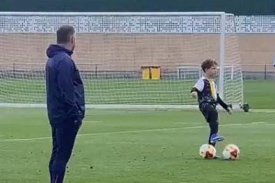 Besonderer Gast im Barca-Training