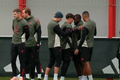 Bischof sorgt für Zwischenfall - und wird zurechtgewiesen