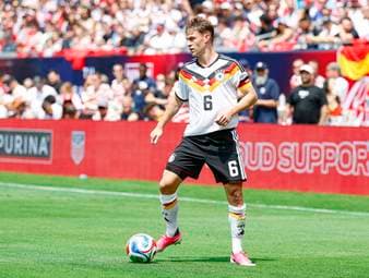 „Kimmich macht das super“