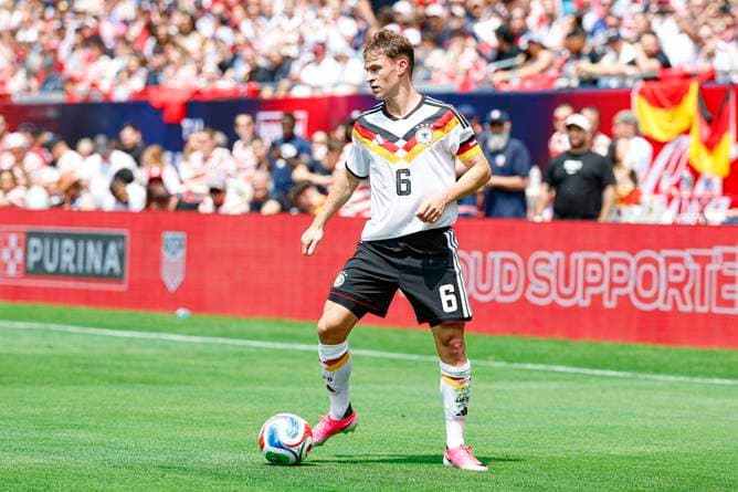 „Kimmich macht das super“