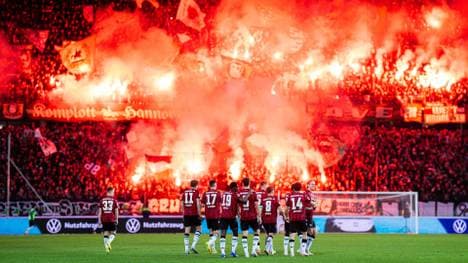 Hannoveraner Fans im Niedersachsen-Derby