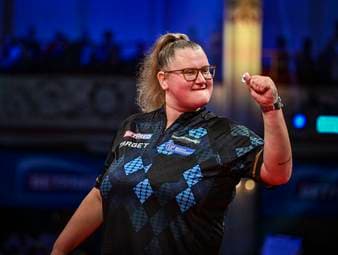 Am Rande eines Events von "Target Darts" spricht James Tattersall, der CEO der Firma, über Darts-Spielerin Beau Greaves und verrät, was ihn an ihr besonders beeindruckt.