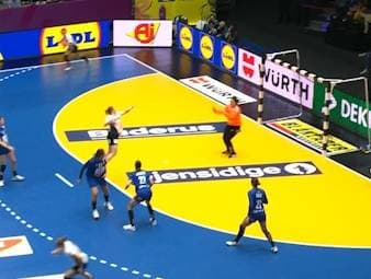 Deutschlands Handballerinnen gewinnen auch das dritte Spiel bei der Handball-WM. Das Spiel gegen Serbien entscheiden die deutschen Frauen mit 31:20 für sich.