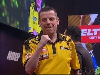 Dave Chisnall gewinnt im Decider mit 6:5 gegen Jeffrey De Zwaan. Chisnall dreht einen 0:5 Rückstand und steht bei der European Darts Trophy in der nächsten Runde.