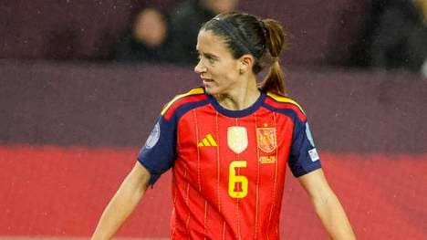 Aitana Bonmatí zog sich einen Wadenbeinbruch zu