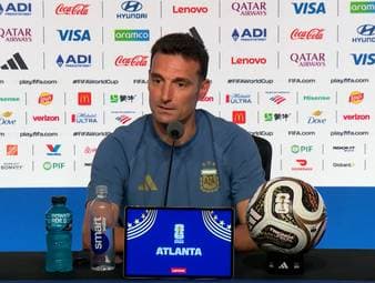 Lionel Messi hat mit zwei Vorlagen gegen England entscheidend zum Finaleinzug bei der WM beigetragen. Für seinen Trainer Lionel Scaloni besteht kein Zweifel mehr daran, dass er der Beste der Geschichte ist.