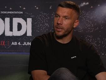 Lukas Podolski spricht über fehlende Charaktere im Spitzenfußball und gibt seine deutsche WM-Überraschung preis. 