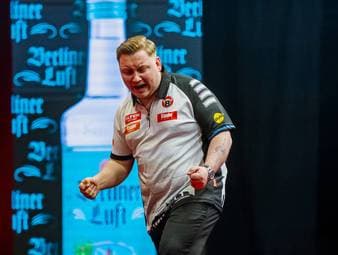 Schindler mit Gefühlsexplosion