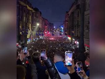 WM-Coup! Ein Land im Ausnahmezustand