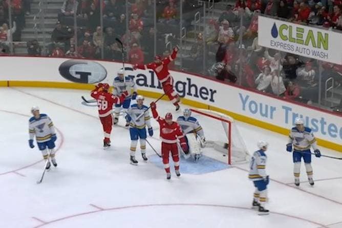 Nach 0:4! Deutschem NHL-Star gelingt irre Aufholjagd