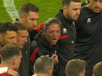 Nach der 3:5-Pleite gegen Erzgebirge Aue macht Ingolstadts Trainerin Sabrina Wittmann ihrem Ärger über die Art. Der FCI verspielte eine 3:1-Führung.