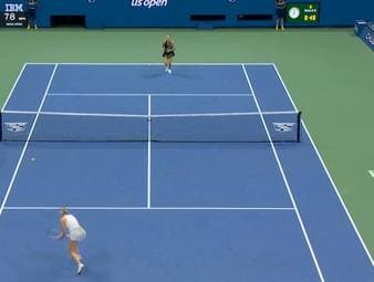 Die Weltranglisten-Erste Aryna Sabalenka siegt souverän mit 6:1 und 6:1 gegen Polina Wjatscheslawowna Jazenk und steht dadurch in Runde drei der US Open 2026.