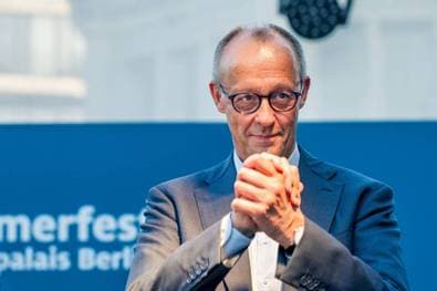 Bundeskanzler schenkt DFB-Elf Trost