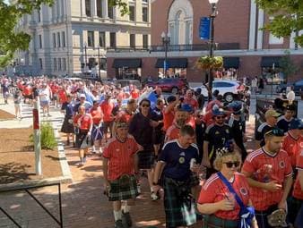 Die schottischen Fans sind bekannt für ihre grandiose Stimmung. Vor dem Match gegen Haiti übernimmt die "Tartan Army" die Innenstadt von Boston.