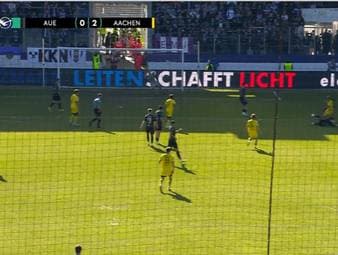 Alemannia Aachen stürzt Erzgebirge Aue weiter in die Krise. Beim 3:1-Erfolg der Aachener sorgt dabei auch ein Traumtor für großen Jubel. 