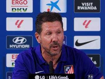 Es war die Transfer-Saga des Sommers: Am Ende bleibt Julian Alvarez doch bei Atletico Madrid und wechselt nicht zum FC Barcelona. Jetzt erklärt Atletico-Trainer Simeone, wie man aus der Situation trotzdem lernen kann.