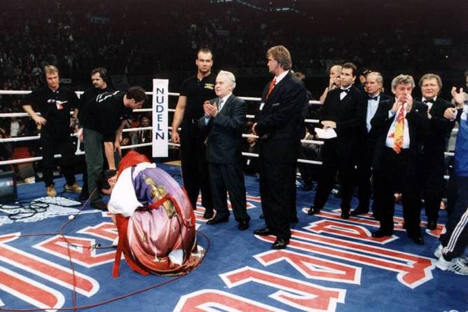 Als eine große deutsche Box-Nacht in bitteren Tränen endete