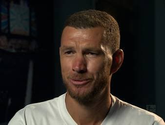 Mit 40 Jahren kehrt Edin Dzeko gemeinsam mit Schalke in die Bundesliga zurück. Dabei ist der Grund für die Fortsetzung seiner Karriere auch seine Familie. Das sorgte im Hause Dzeko aber für Gesprächsstoff.