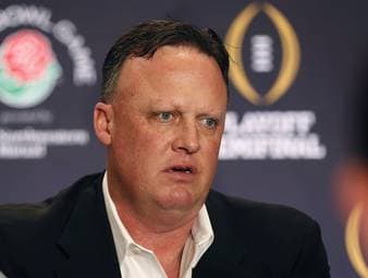 Coach-Legende tritt wegen eines „beschämenden“ Wortes zurück