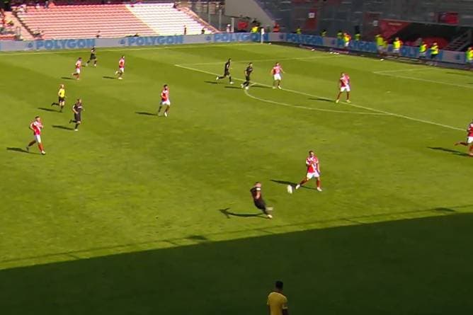 Traum-Vorlage lässt Stadion verstummen