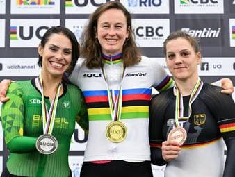 Hausberger holt dritte WM-Medaille