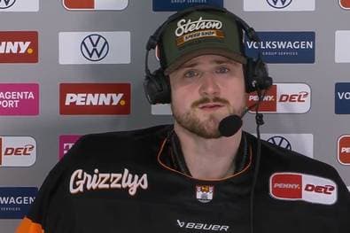 "Nichts dabei gedacht": Goalie reagiert auf historischen Treffer