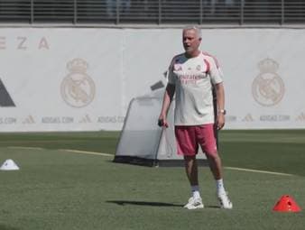 Jose Mourinho ist bei Real Madrid offiziell auf dem Trainingsplatz angekommen. Zum Auftakt fehlen dem Starcoach allerdings noch mehrere WM-Rückkehrer.