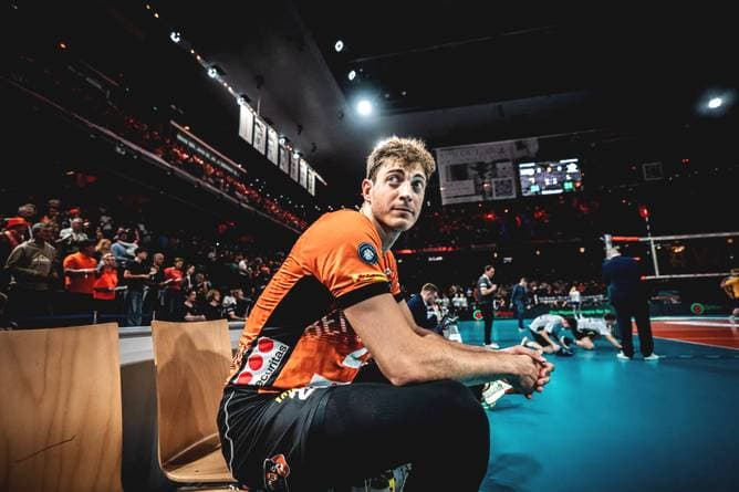 Nationalspieler ohne Verein happy