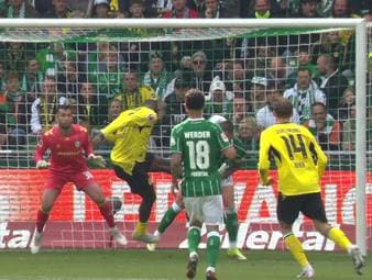 Die Highlights und alle Tore der Partie zwischen Werder Bremen und Borussia Dortmund vom 34. Spieltag der Fußball-Bundesliga im Video.